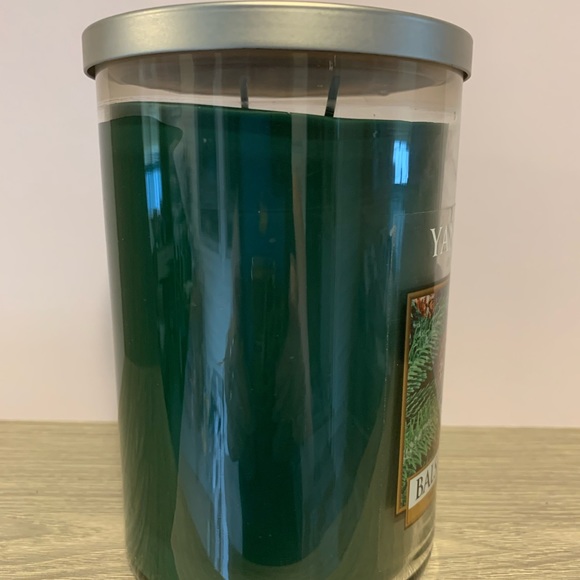 NEW Yankee Candle 2-Wick Balsam & Cedar Scent from Festive Fragrance Collection - Picture 6 of 9